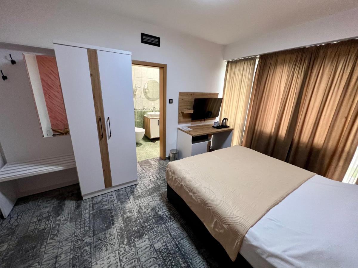 Hotel Brkic Sarajevo Airport - Free Parking 외부 사진