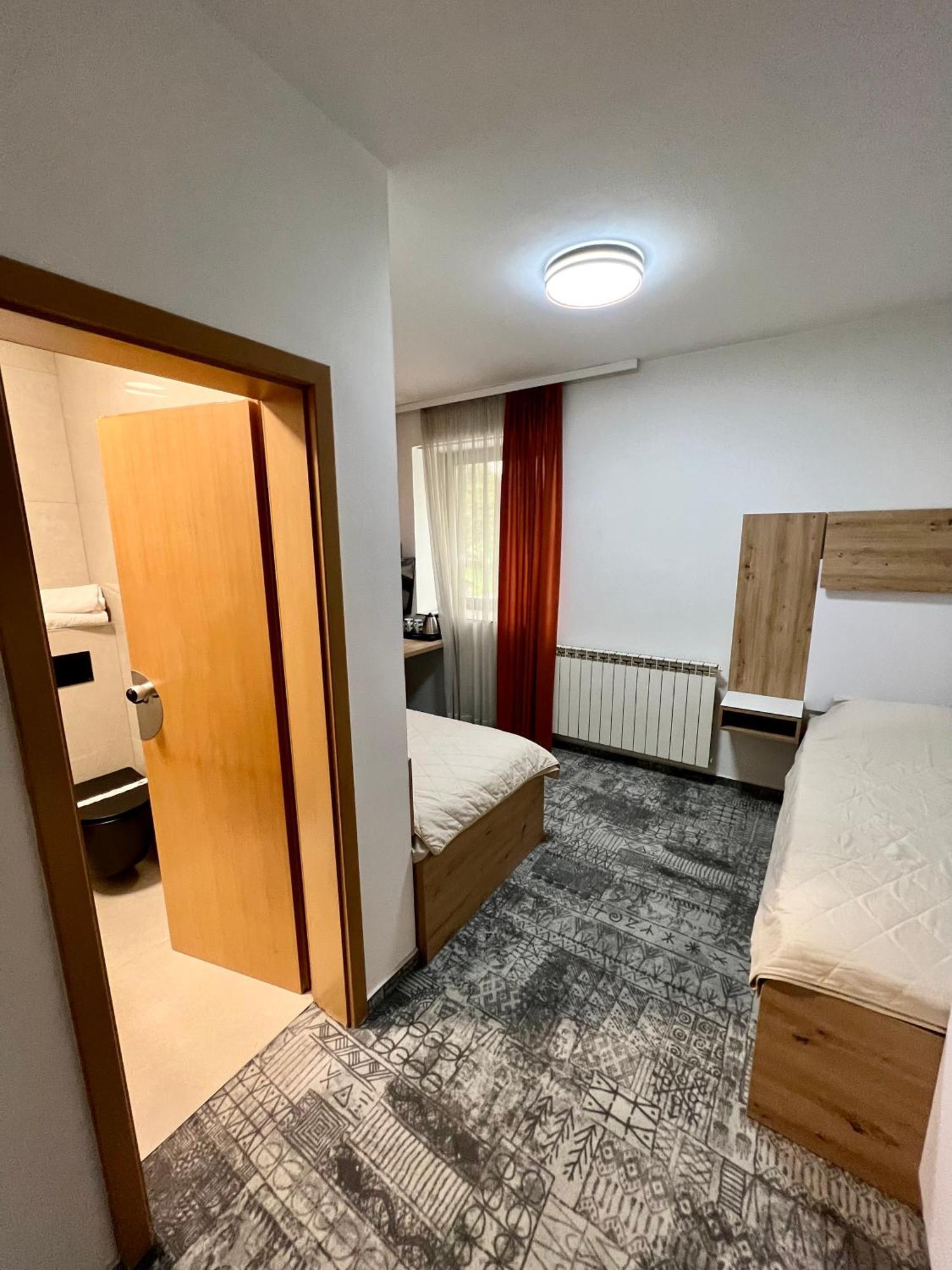 Hotel Brkic Sarajevo Airport - Free Parking 외부 사진