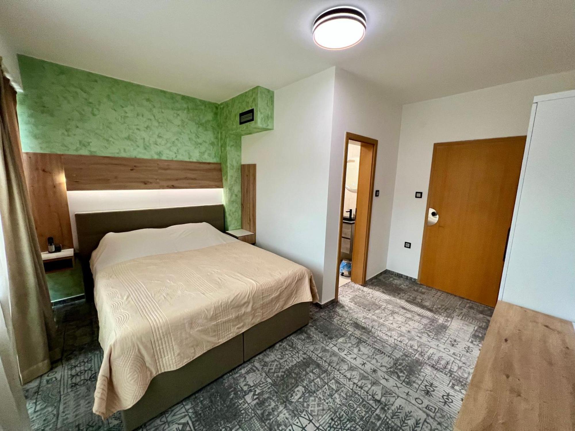 Hotel Brkic Sarajevo Airport - Free Parking 외부 사진